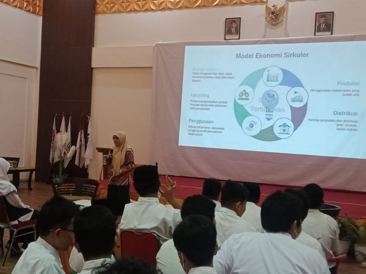 Pembelajaran P5 Siswa SMP Al Falah Deltasari Bersiap Menuju Smart Society