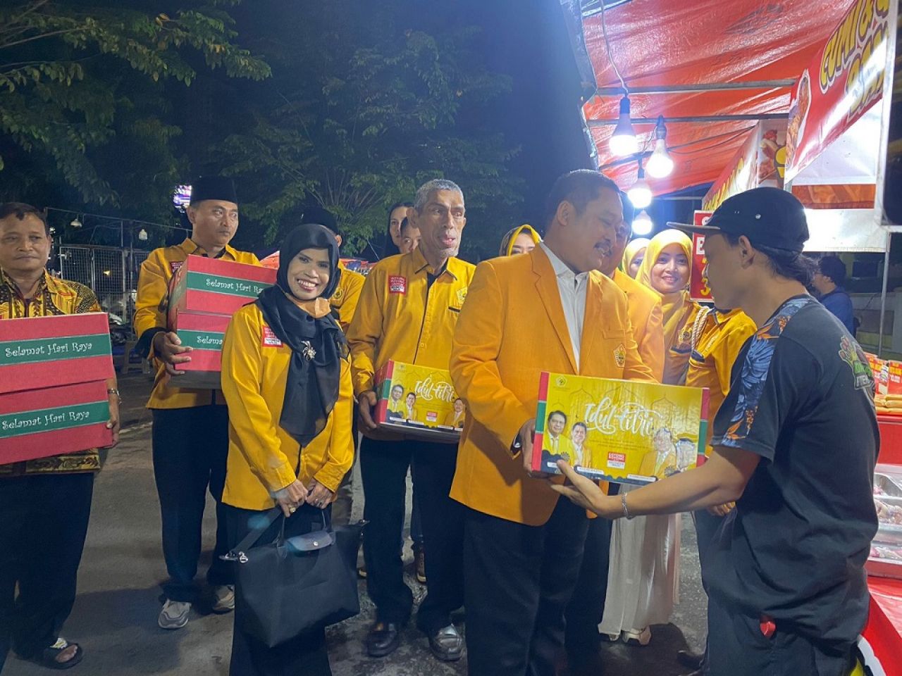MKGR Jatim Berbagi Kebahagiaan Ramadan, Salurkan Bingkisan ke Masyarakat