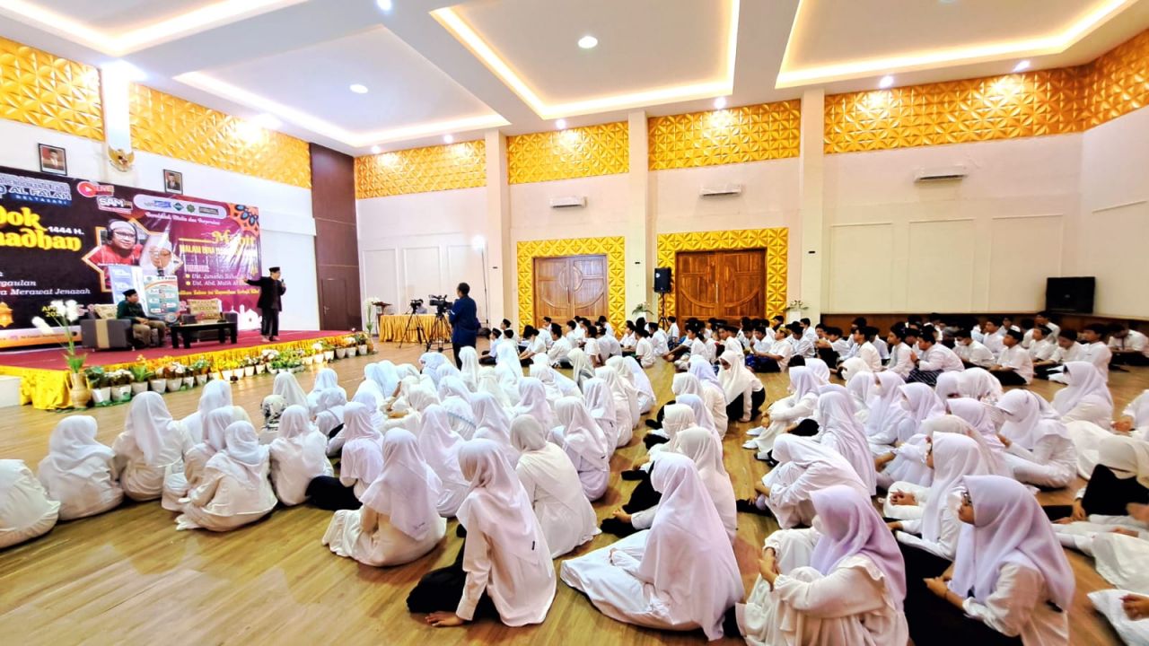 SMP Al Falah Deltasari Sidoarjo Gelar Malam Bina Iman dan Takwa