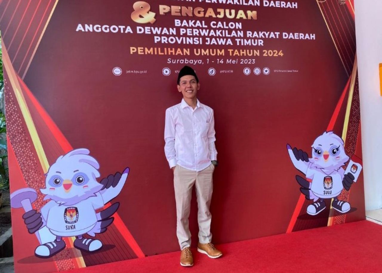 Rofiqi saat di KPU Jatim. (foto: ist)