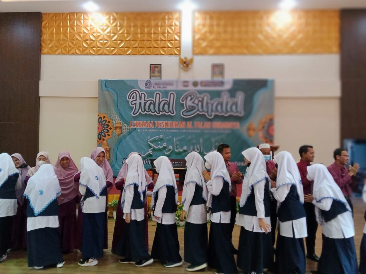 SMP Al Falah Deltasari Sidoarjo Gelar Halalbihalal dan Peringatan Hardiknas