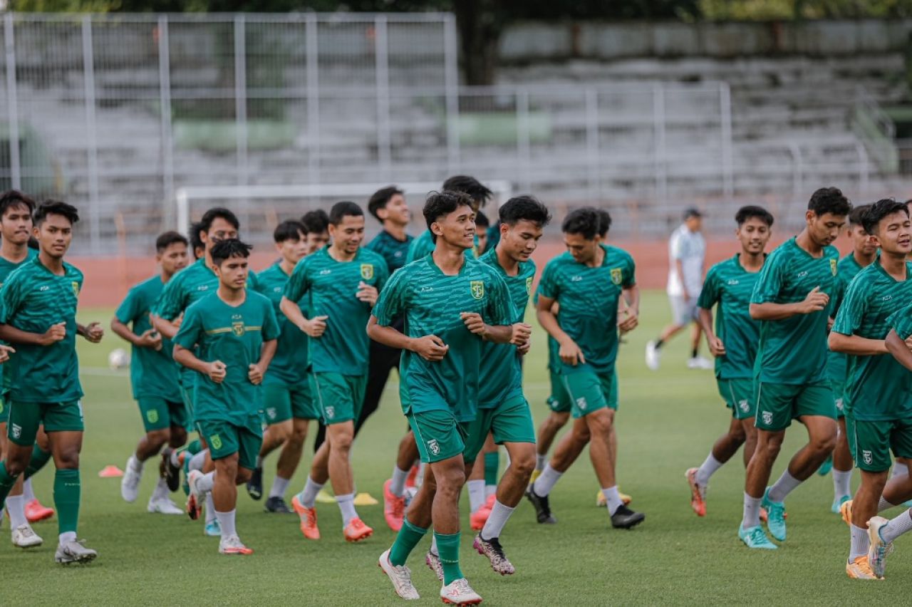 Punggawa Baru Persebaya Mulai Berlatih, Aji Santoso Optimistis Hadapi Liga 1 Musim 2023/2024