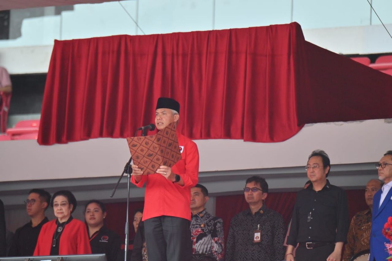 Ganjar Pranowo Bacakan Dedication of Life, Stadion GBK Hening