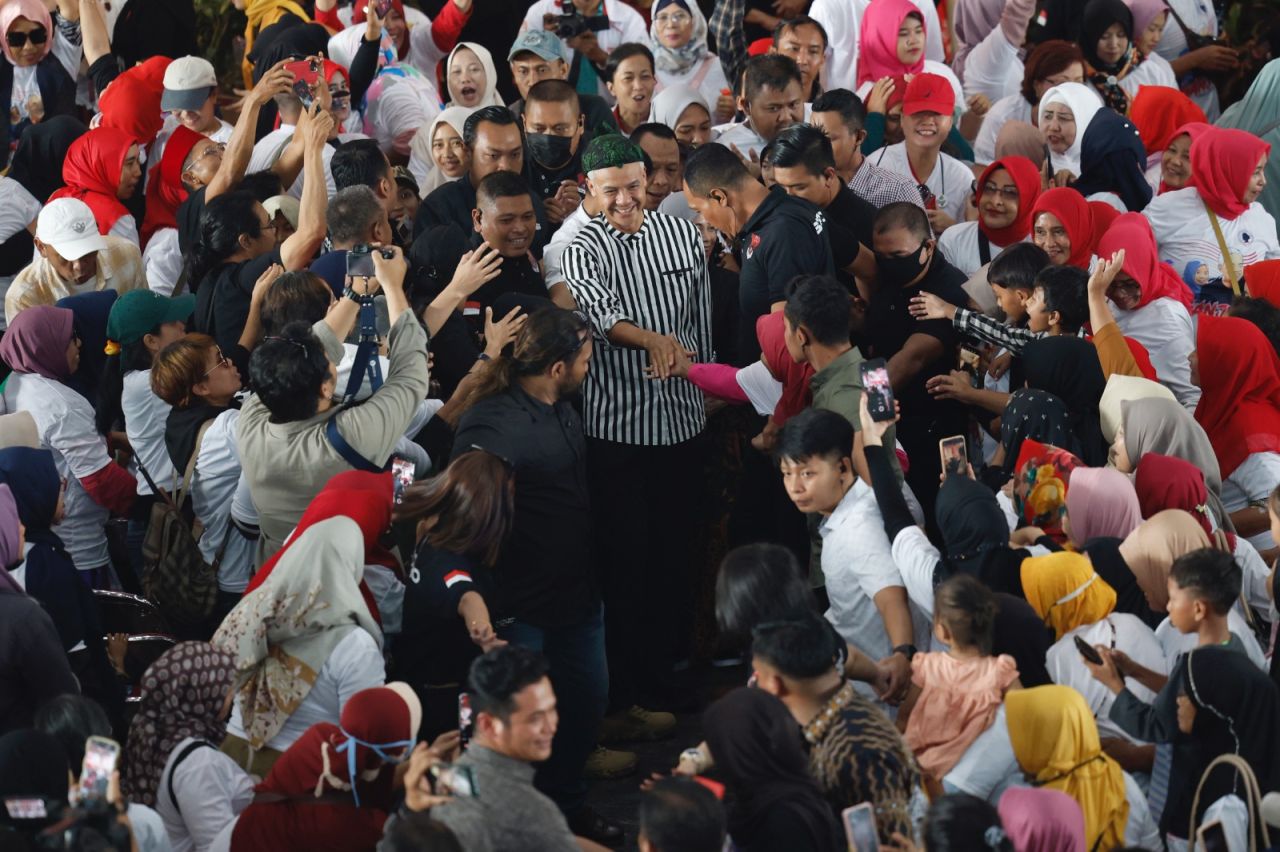 Ganjar Pranowo Dititipi 9 Mandat Ribuan Emak di Jatim