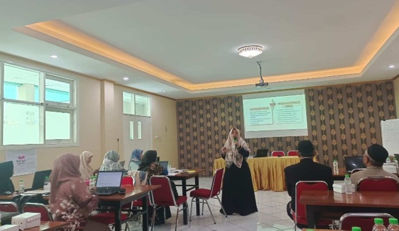 SMP Al Falah Deltasari Sidoarjo Gelar Workshop Upgrade Kompetensi Guru