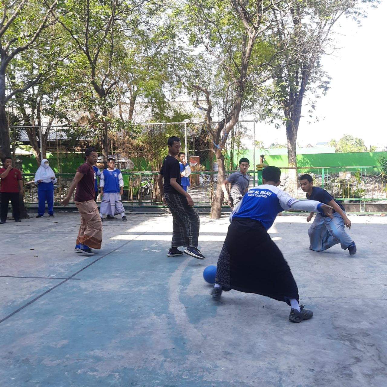 Lomba Tradisional Meriahkan HUT ke-78 Kemerdekaan RI di SMP Al Falah Deltasari Sidoarjo