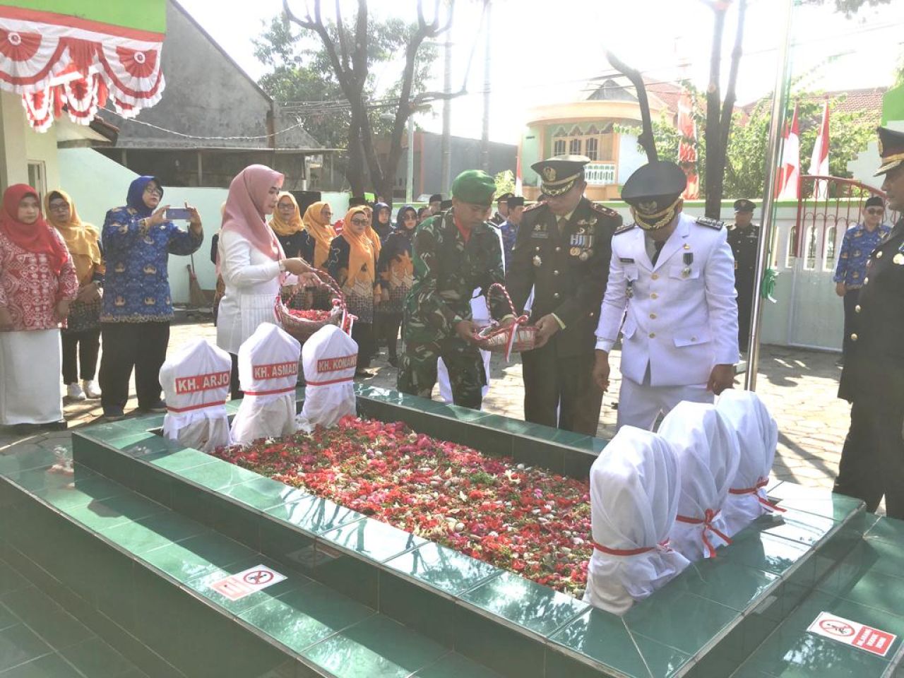 Ziarah ke Makam Pahlawan Medokan Ayu, Tingkatkan Nasionalisme