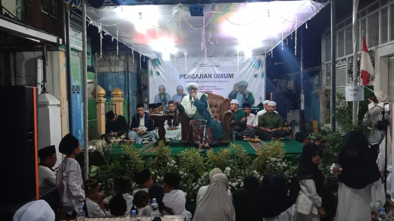 Gubeng Kertajaya Berselawat Sambut Maulid Nabi, Hadirkan Habib Musthofa Alaydrus