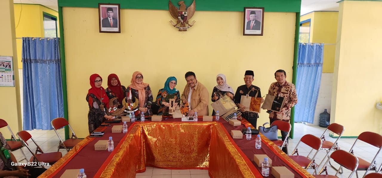 Mengurus Lansia Tak Cukup Hati Tulus, Pemprov Jatim Didesak Tambah Anggaran