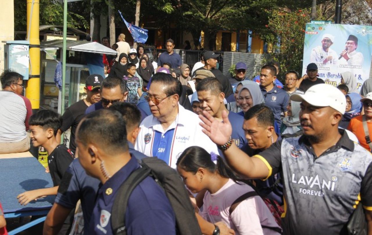 Mlaku Bareng Pak SBY, Warga Kediri Digoyang Lagu Banyu Langit