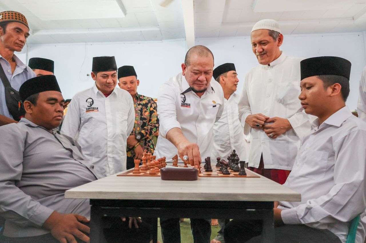 Buka Turnamen Catur Antar Pesantren se-Madura, Ketua DPD RI Ulas Sejarah Islam