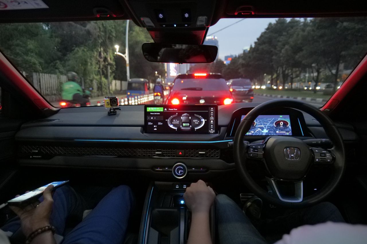 Menikmati Keliling Jakarta dengan Mobil Listrik Honda