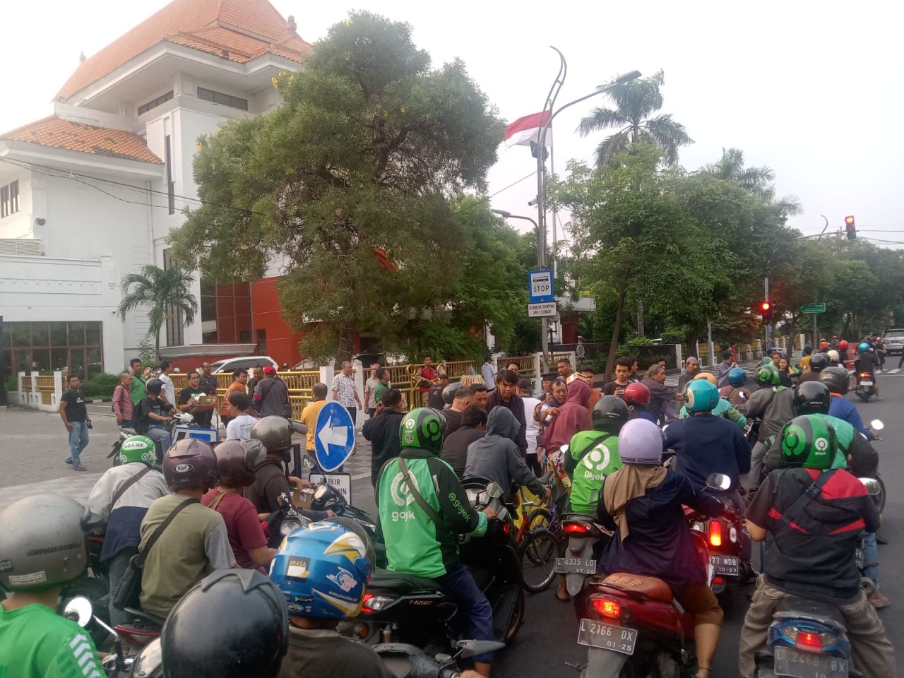 Bagikan Takjil, Jurnalis Dewan Surabaya Ingin Jaga Kondusifitas Surabaya Jelang Pilkada