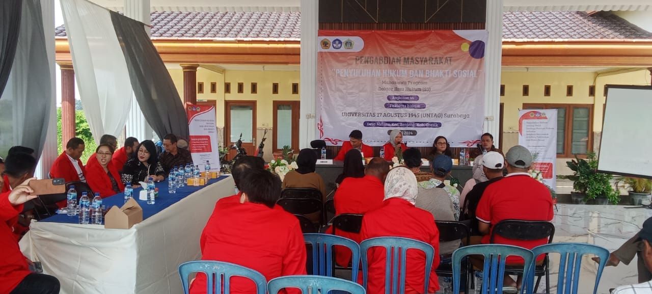 Mahasiswa Untag Surabaya Beri Penyuluhan Hukum di Desa Metatu Gresik