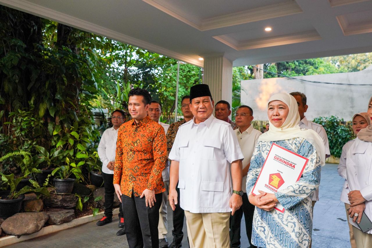 Prabowo Serahkan Rekom Gerindra pada Khofifah-Emil, Ingat Pesannya!
