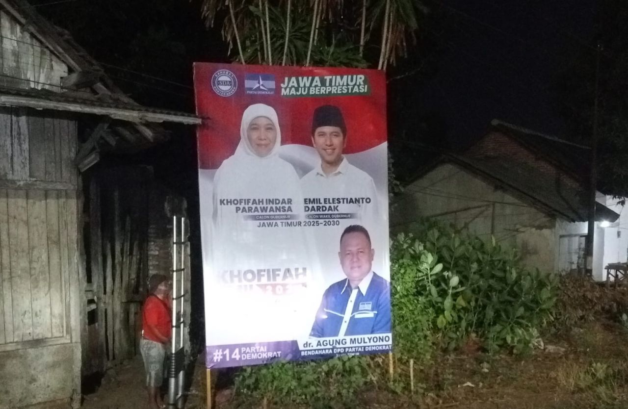 All Out Menangkan Khofifah-Emil di Pilgub Jatim, Dokter Agung Pasang Ratusan Baliho