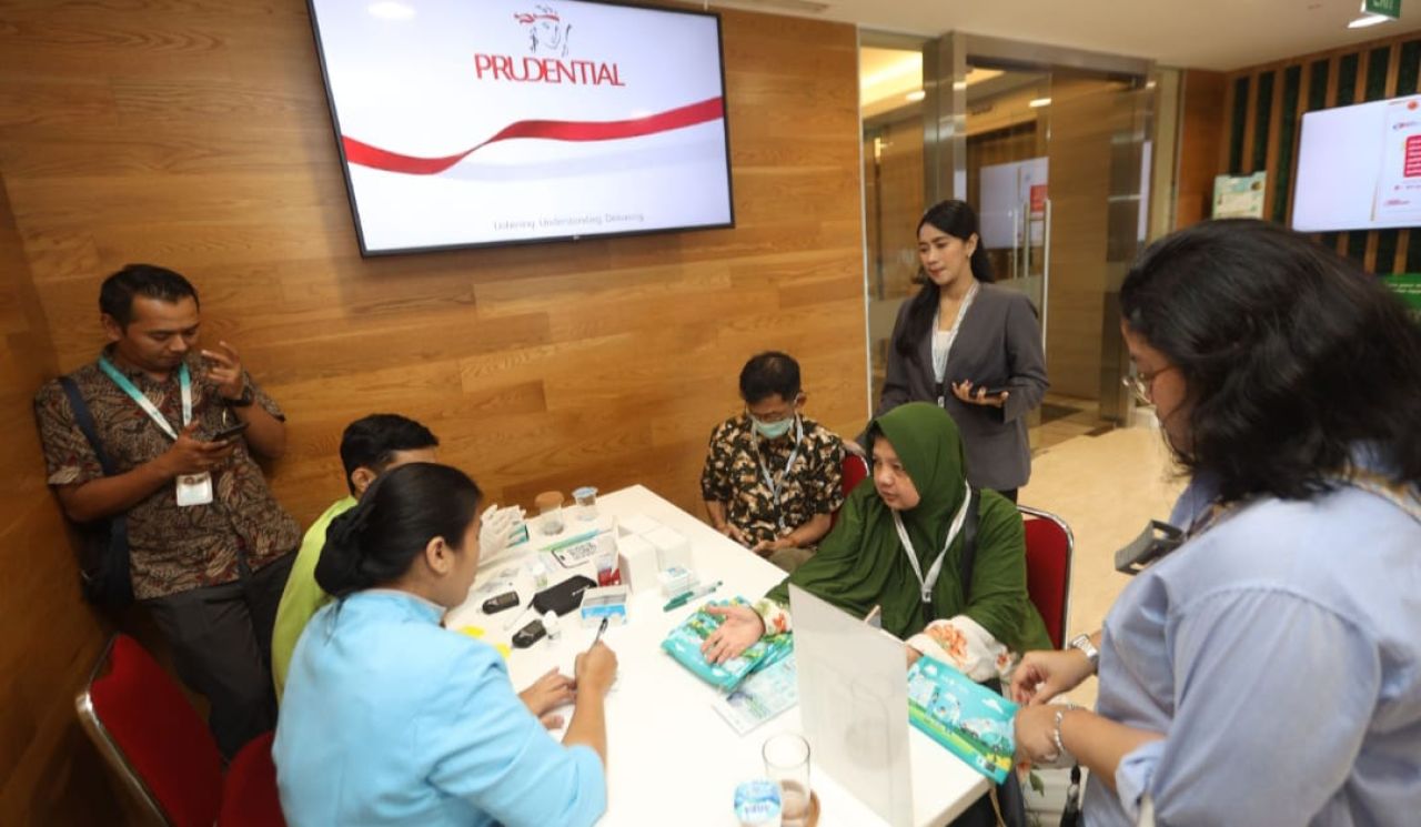Pemeriksaan kesehatan gratis yang dilakukan Prudential Syariah