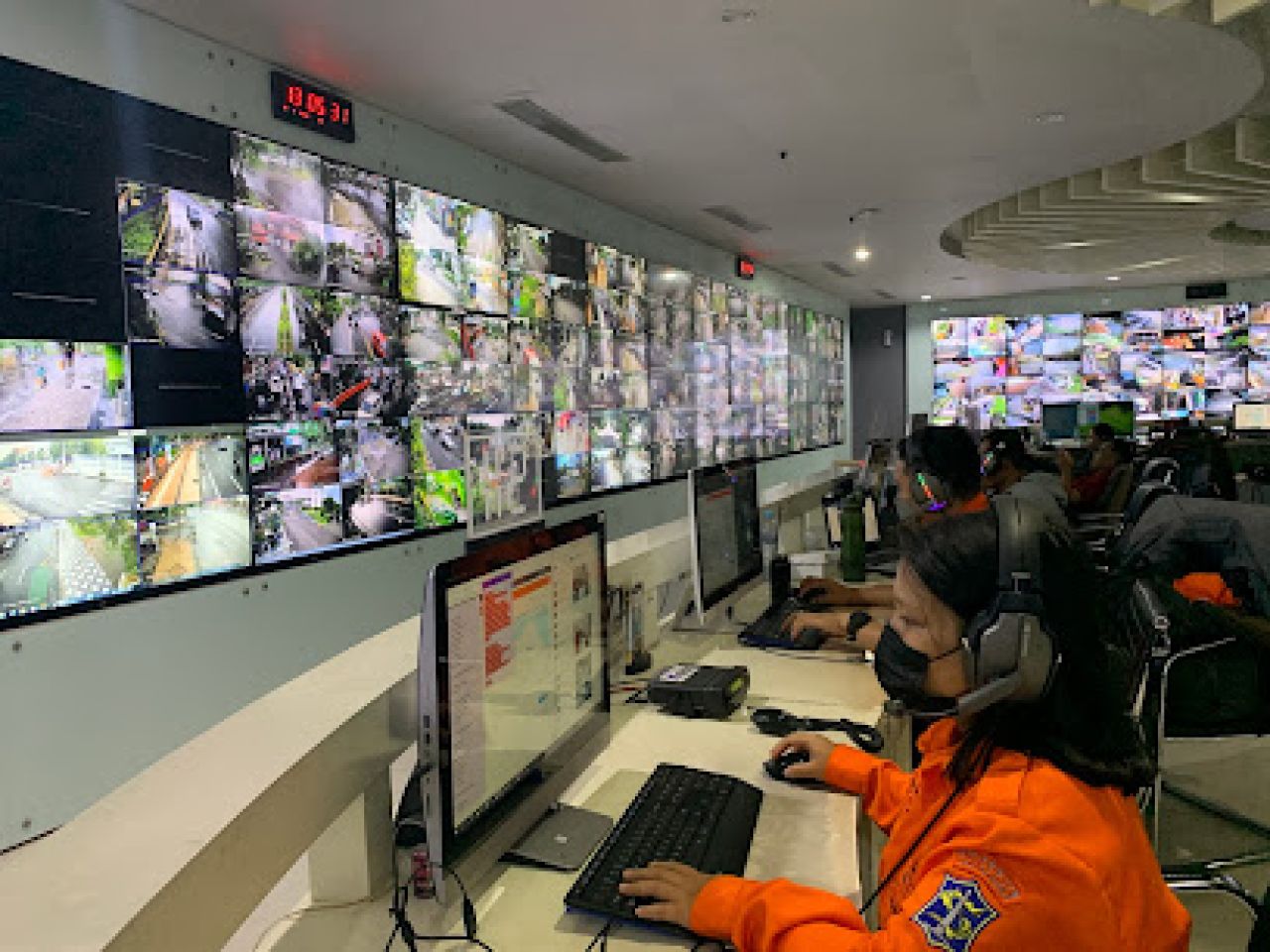 DPRD Surabaya Soroti APAR yang Tidak Layak Pakai di Command Center 112