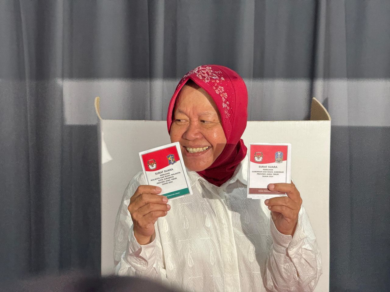 Usai Nyoblos di Wiyung Surabaya Tak Pantau Quick Count, Risma: Biarkan Saja