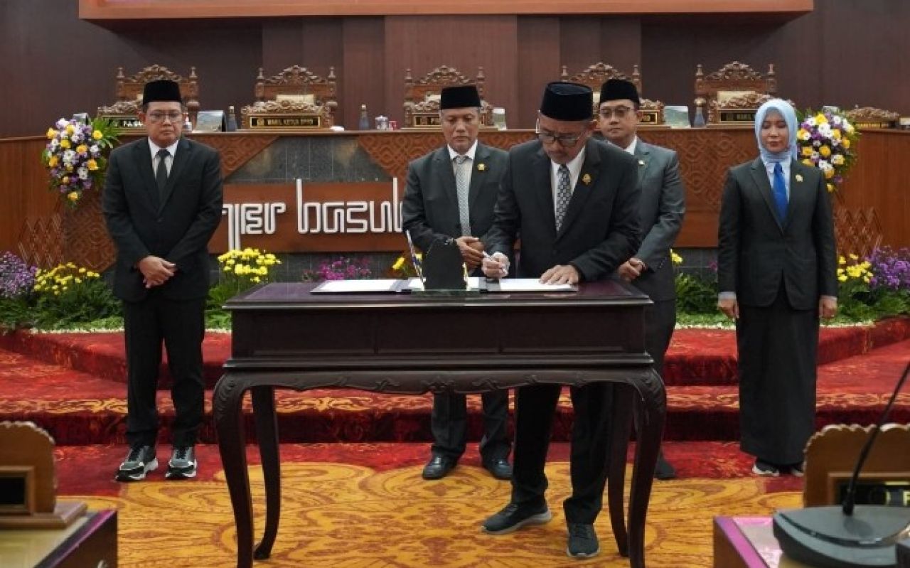 DPRD Jatim Kirim Surat Usulan Pelantikan Khofifah-Emil ke Presiden