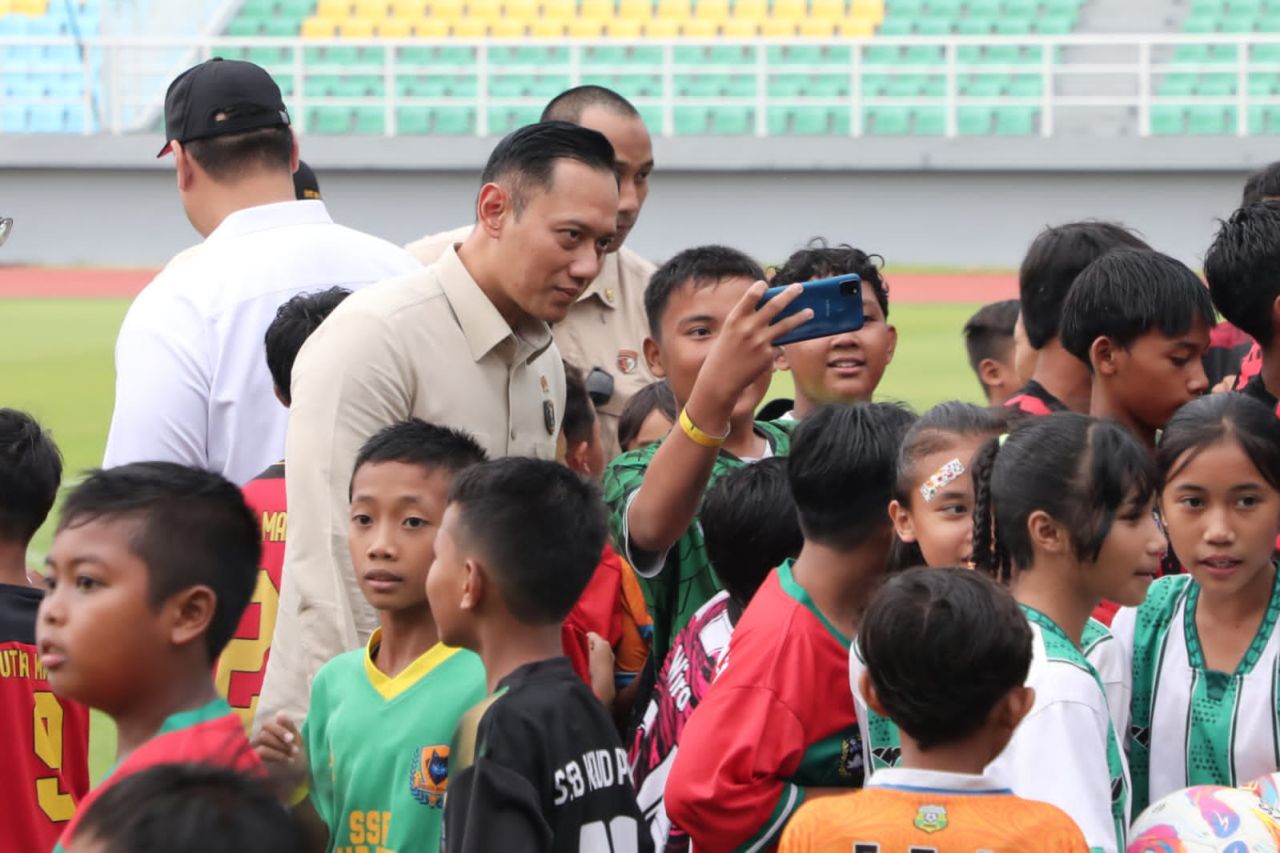 Presiden Resmikan 17 Stadion Kelas Dunia, Menko AHY: Komitmen Dukung Prestas Olahragai