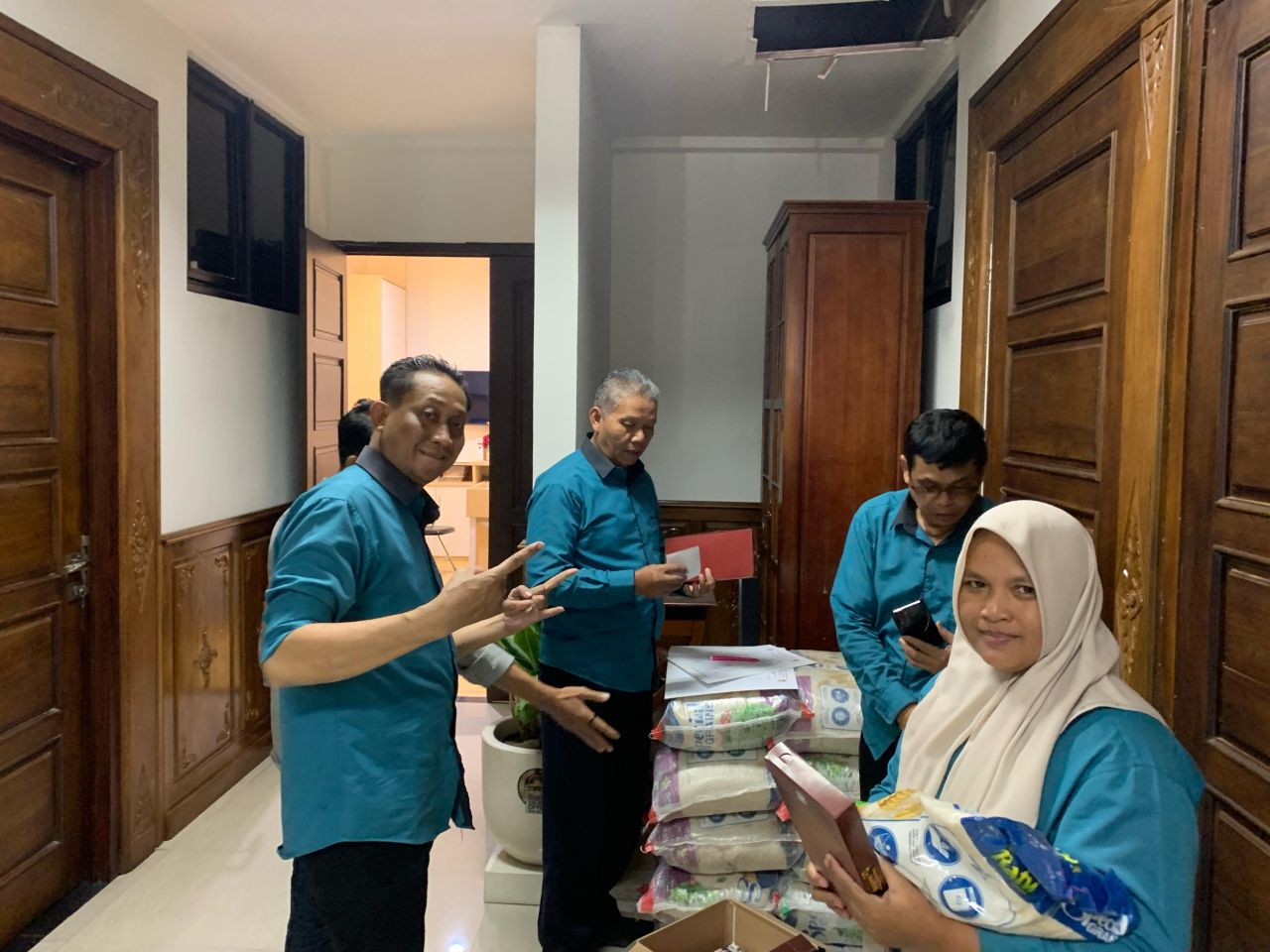 Fraksi Gerindra DPRD Jatim Berbagi 150 Paket Bingkisan