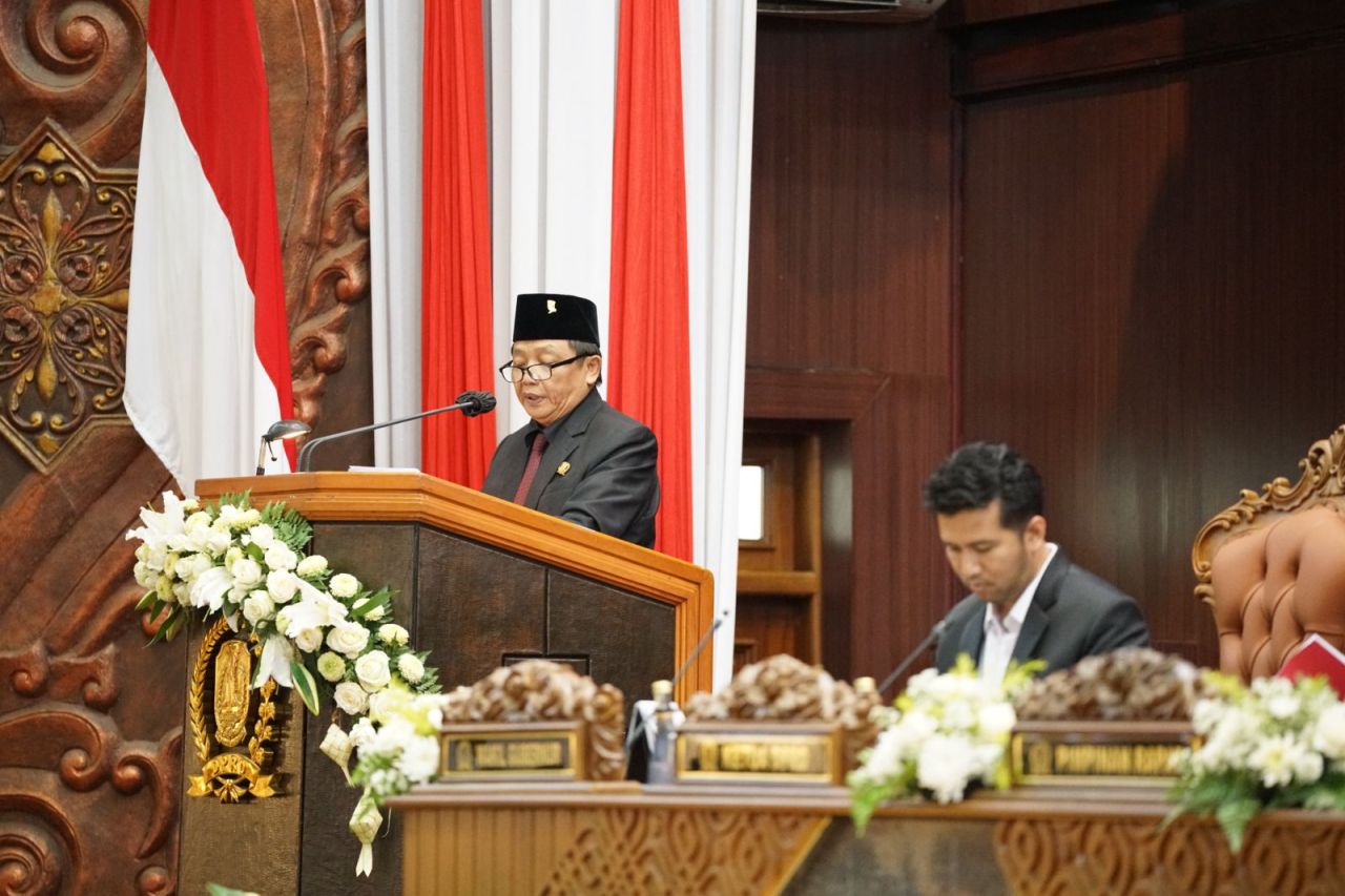 Fraksi PDI Perjuangan Jatim Soroti Ketimpangan Pendidikan di LKPJ Gubernur 2024