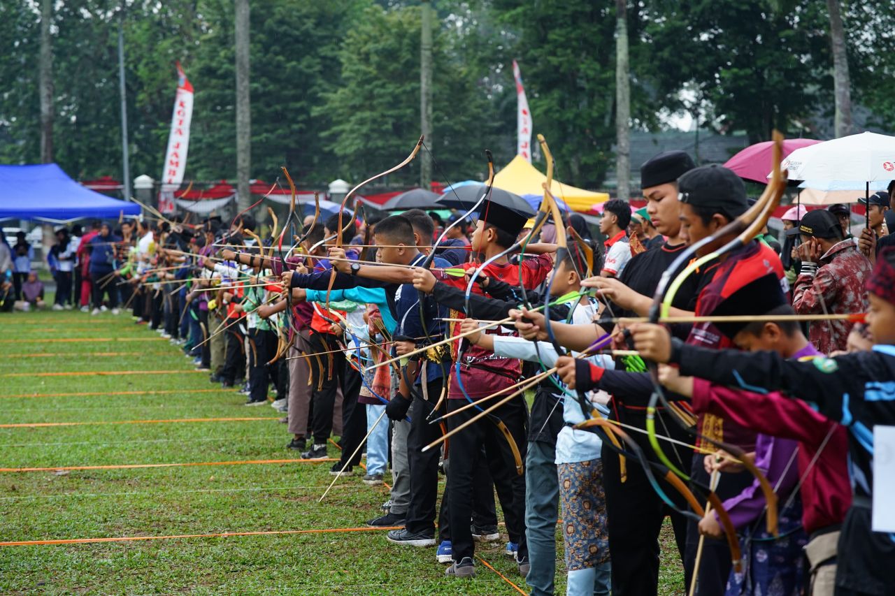 250 Pemanah Tradisional Ramaikan Wali Kota Cup 2025 di Jambi