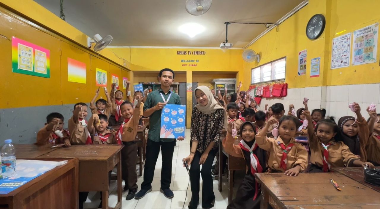 Semarak HAN di SD Hanura Bina Putra: Edukasi Cuci Tangan dan Lomba Seru Bareng Mahasiswa Unair BBK 6