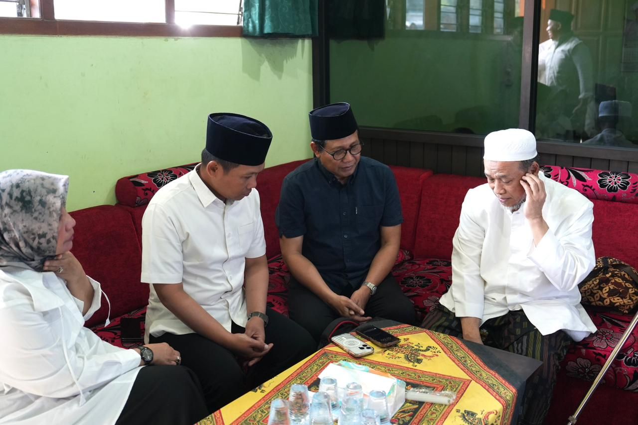 PKB Jatim Serahkan Bantuan Rp750 Juta untuk Ponpes Al Khoziny Sidoarjo