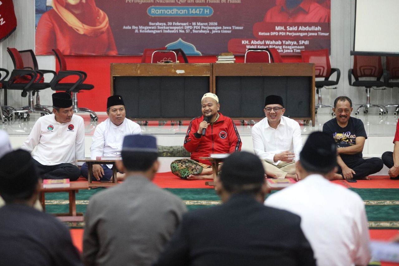 Puncak Peringatan Nuzulul Quran, PDIP Jatim Hadirkan KH Fahmi Amrullah dan Santuni 550 Mustahik