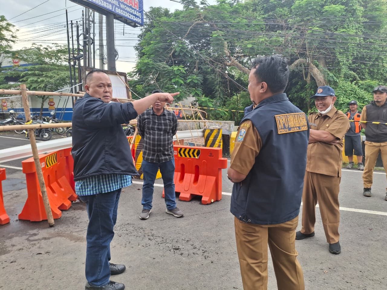 Tinjau Jembatan Sentong Ambles, Ketua Fraksi Demokrat DPRD Jatim Desak Percepatan Penanganan