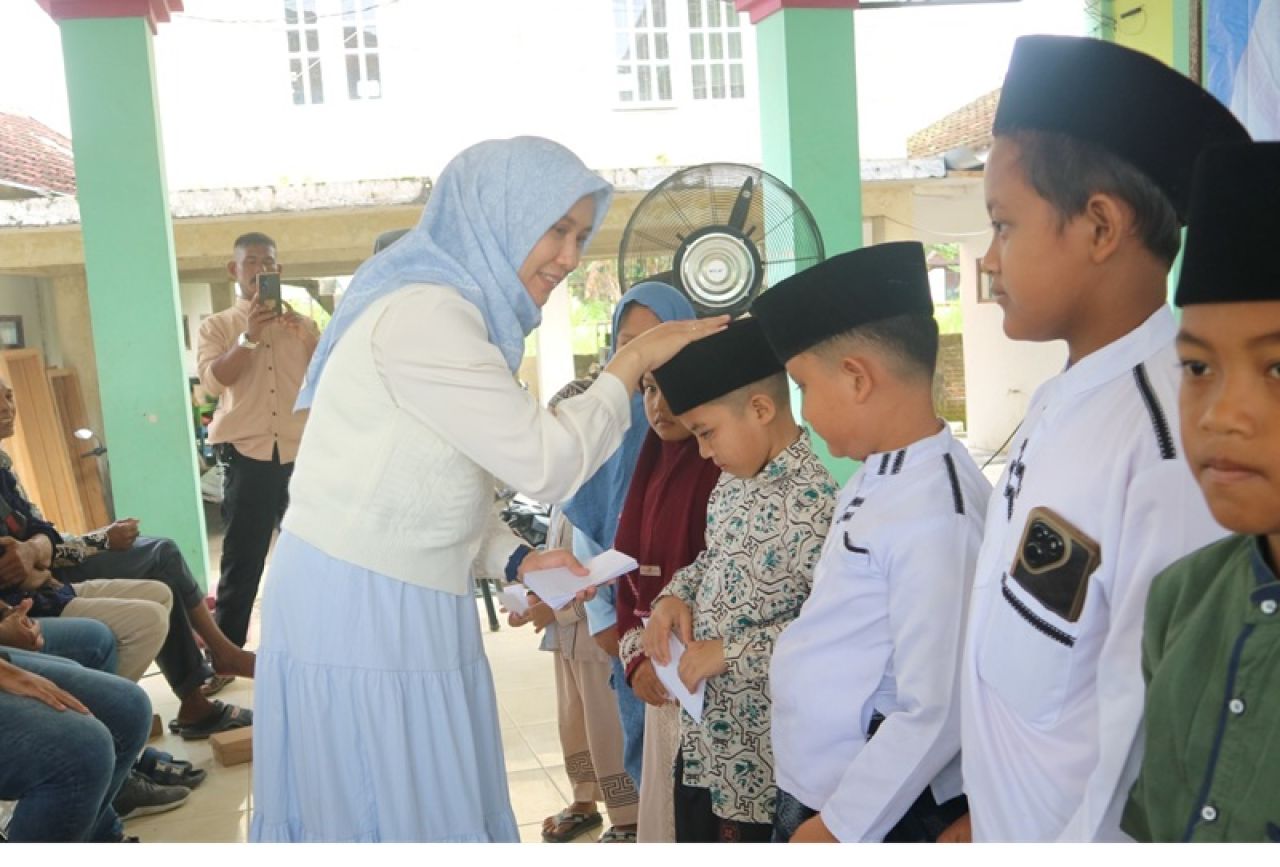 Hari Posyandu Nasional, Wakil Ketua DPRD Jatim Sri Wahyuni Dorong Digitalisasi Layanan
